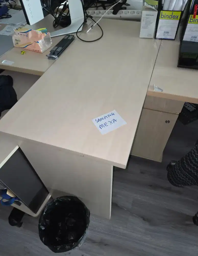 Meja kantor / meja samping