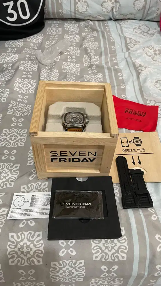 Jam Tangan Seven Friday S2/01