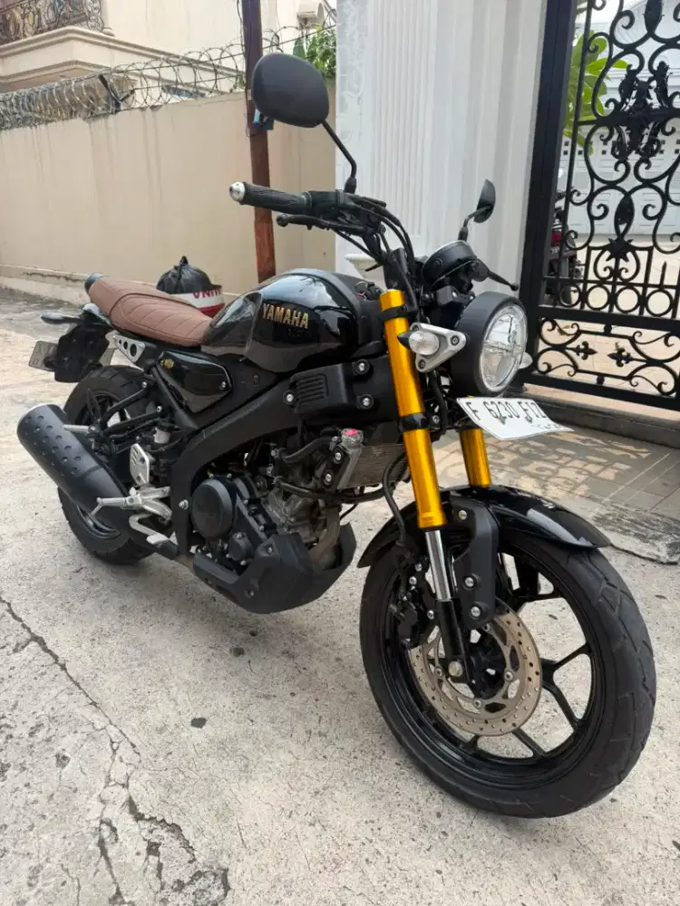 Xsr 2023 km 5 rb asli hitam elegan