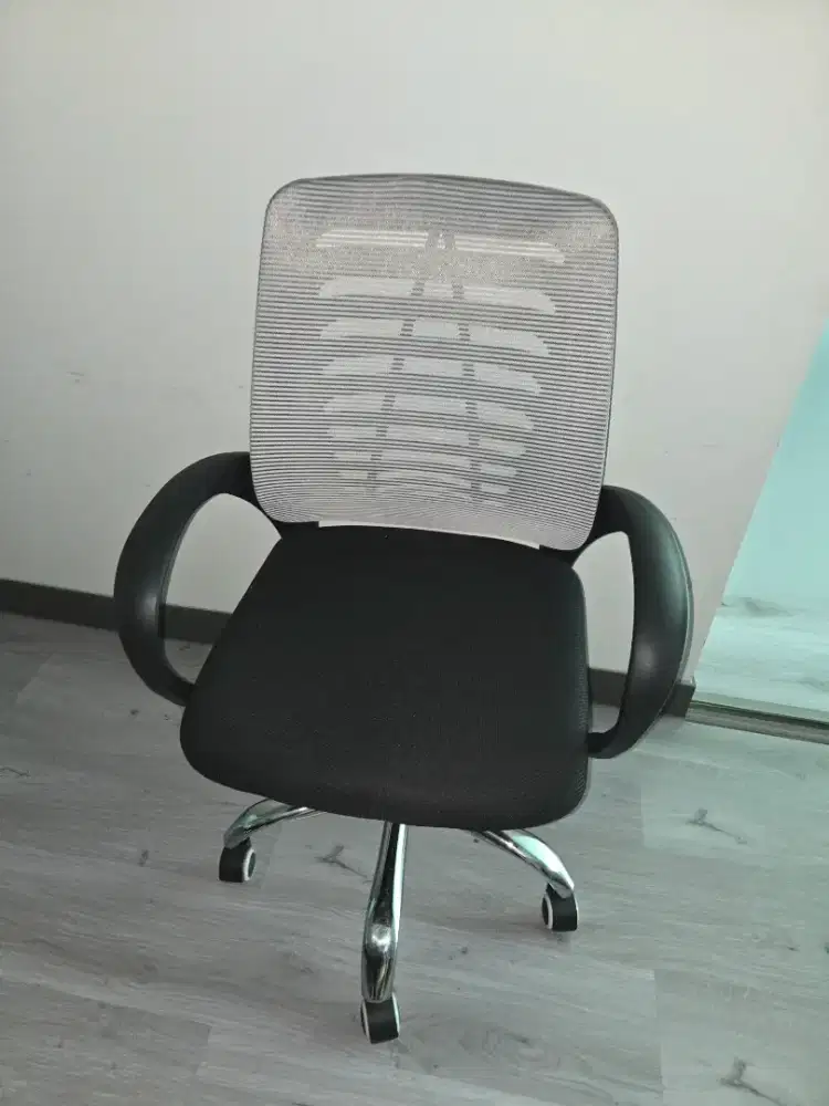 Kursi kantor / kursi kerja