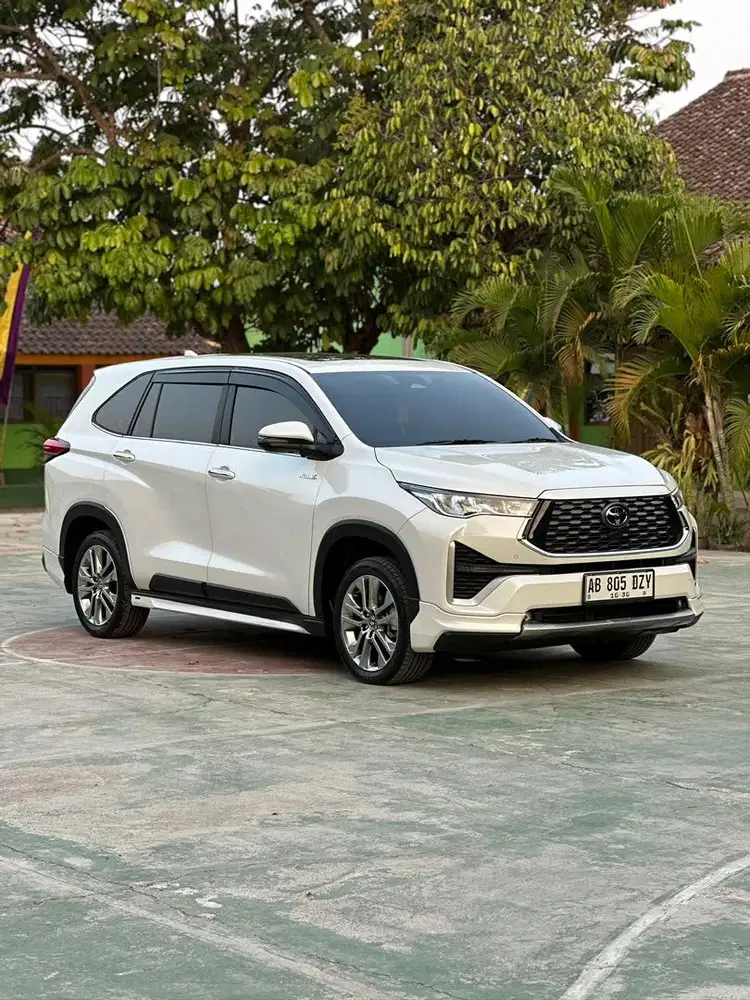 TOYOTA ZENIX Q HYBRID MODELISTA