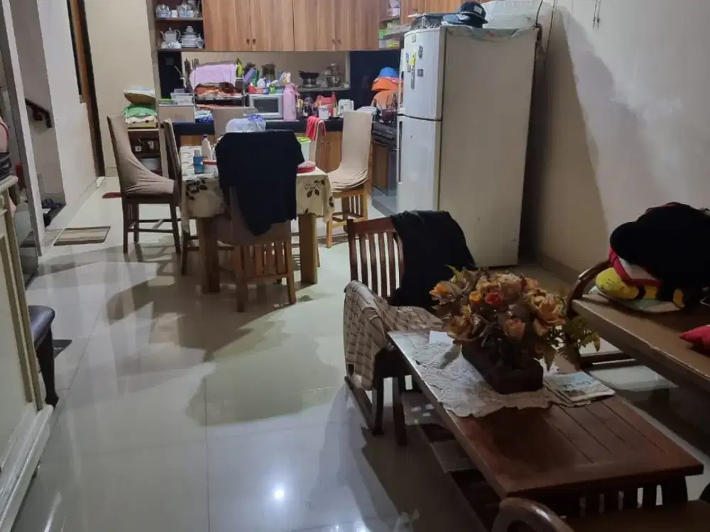 Rare Unit! Rumah 2 Lantai di Kelapa Gading – Hadap Selatan, SHM, 4+1 KT!