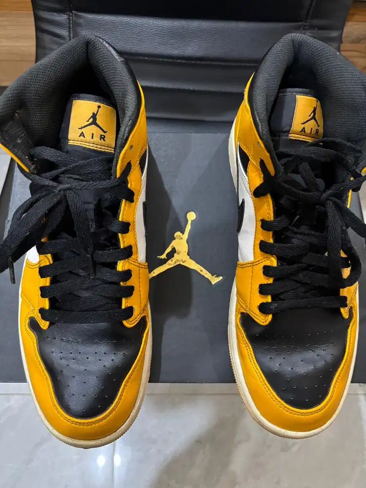 AIR JORDAN 1 MID TAXI