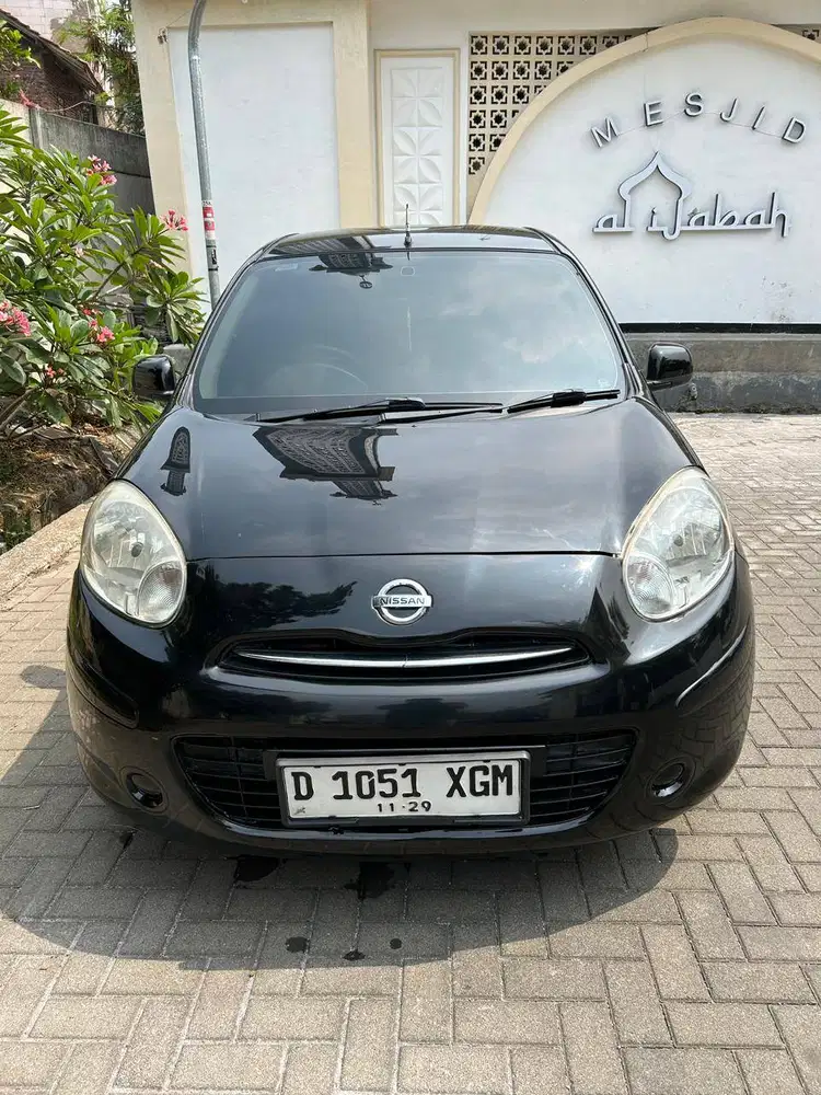 Nissan March AT Type XS (tertinggi) Kondisi Sangat Mulus