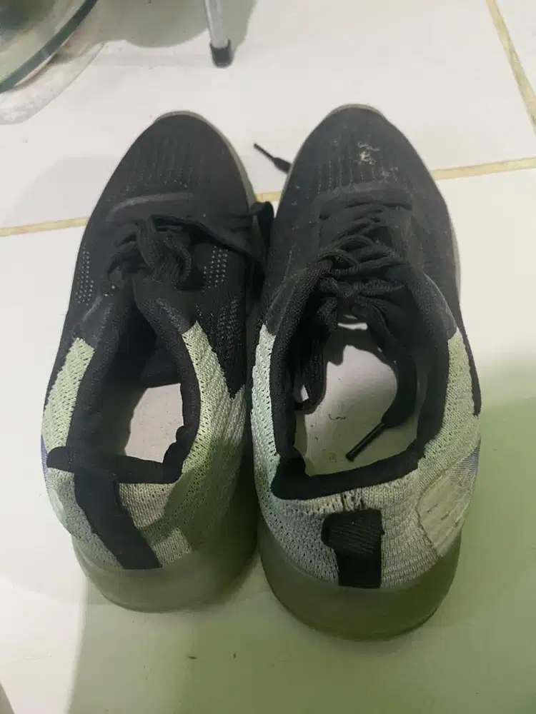 Sepatu Olahraga / Running Hitam Kombinasi Bekas - Medan Amplas