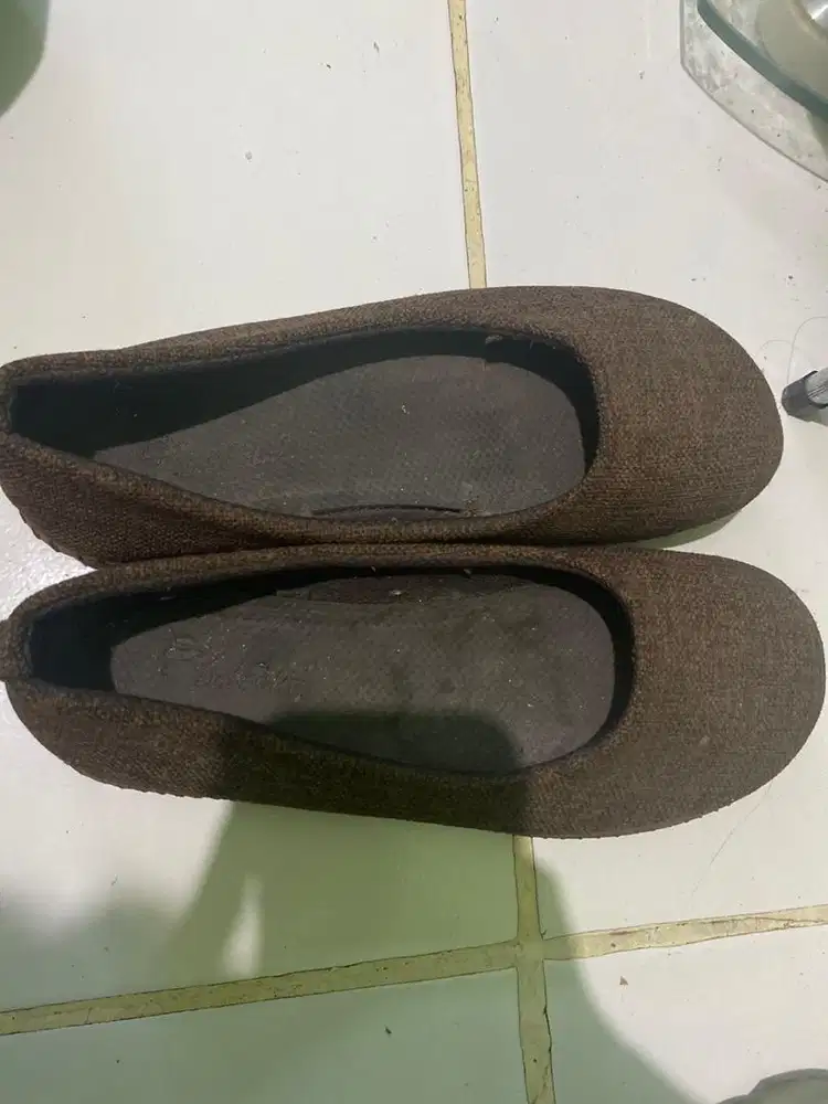 Sepatu Wanita Flatshoes Kain Ringan & Nyaman Bekas - Amplas