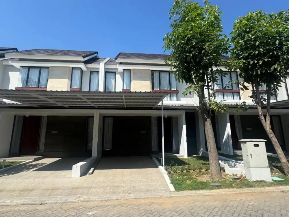 Rumah Northwest Lake • Hadap Utara • AC 3 Unit • Gorden • Row 3 Mobil