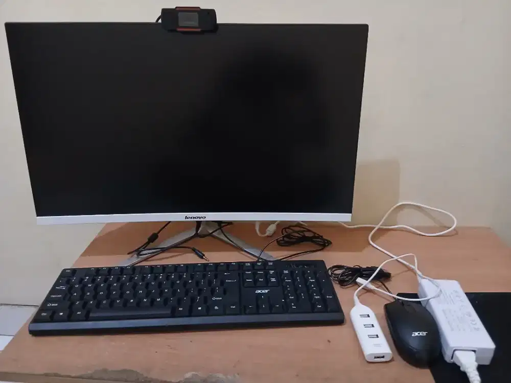 PC all in One LENOVO 24inch i core7,  layar lengkung
