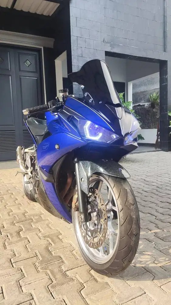 Yamaha R25 2018