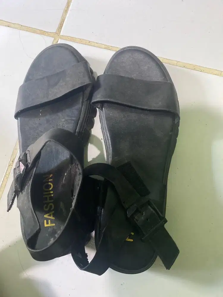 Sandal Tali Platform / Chunky Women Hitam Bekas - Medan Amplas
