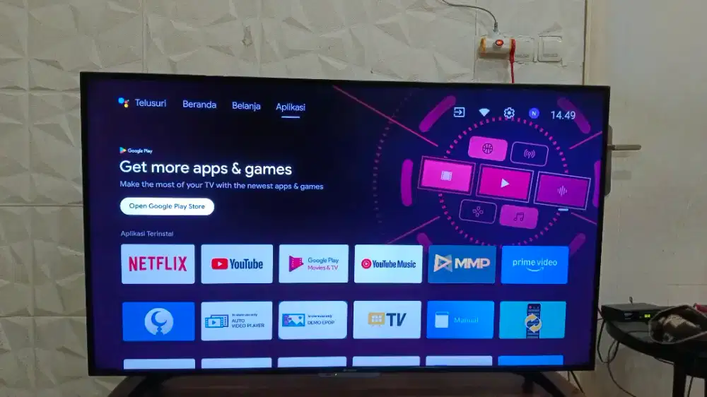 Sharp LED TV.. Smart TV Google TV.  50 Inch