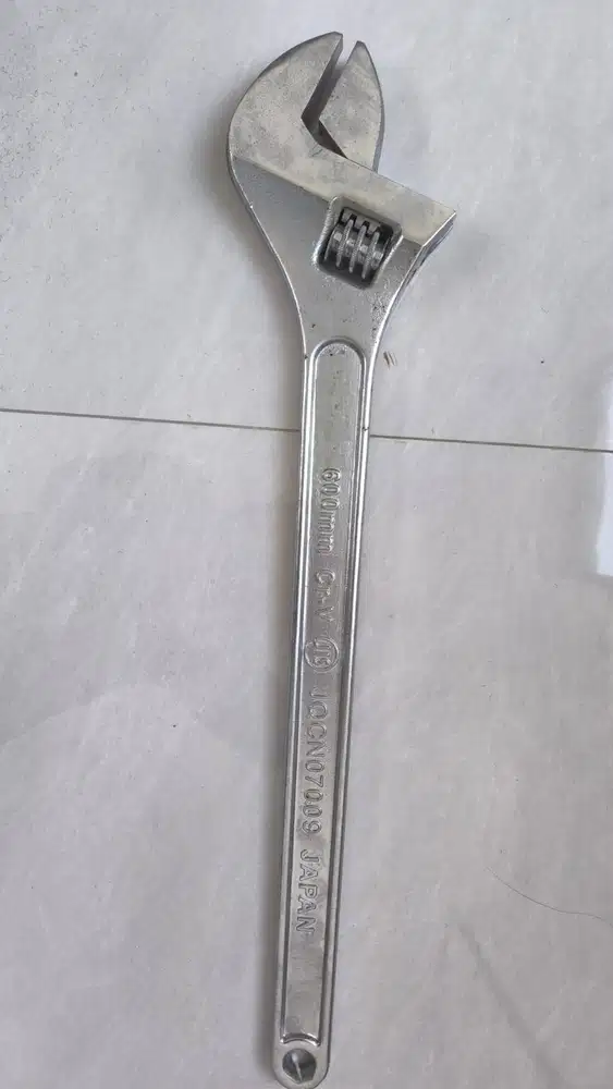Kunci Inggris 600 mm 24 inchi
