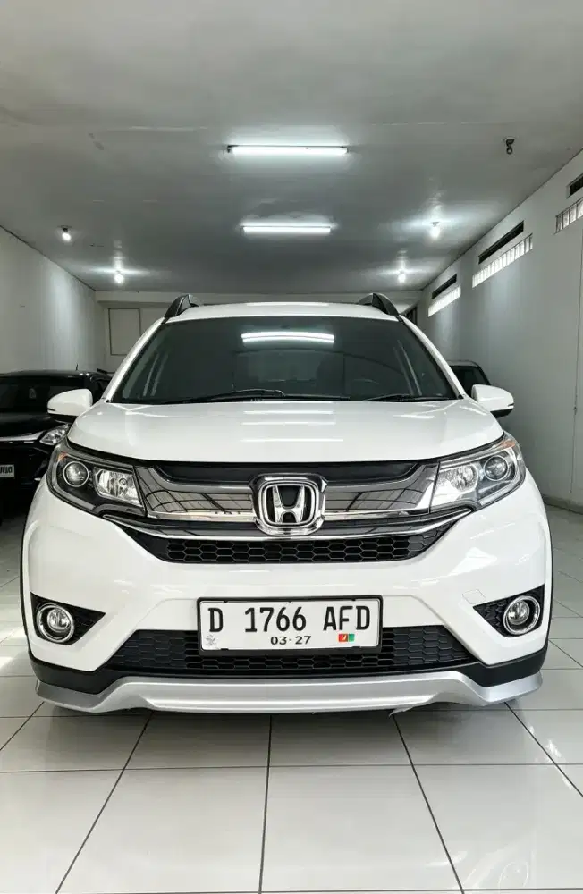 HONDA BRV 1.5 E CVT 2017 | 2018 PUTIH (Cash Kredit Tuker Tambah)