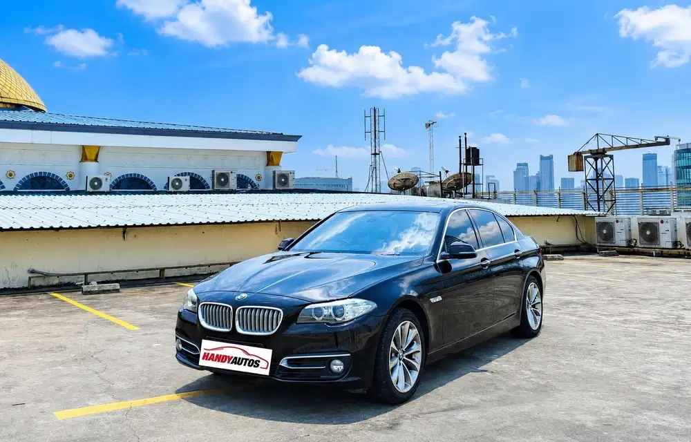 BMW 520i Facelift 2014 Automatic Hitam Metalik