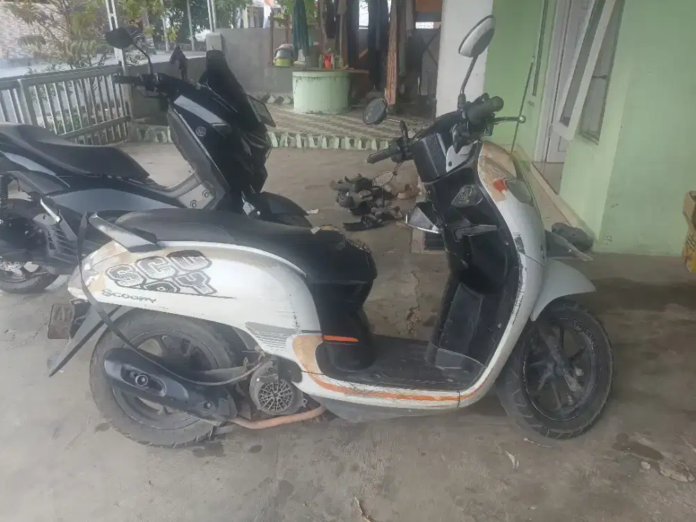 Scoopy jual apa adanya