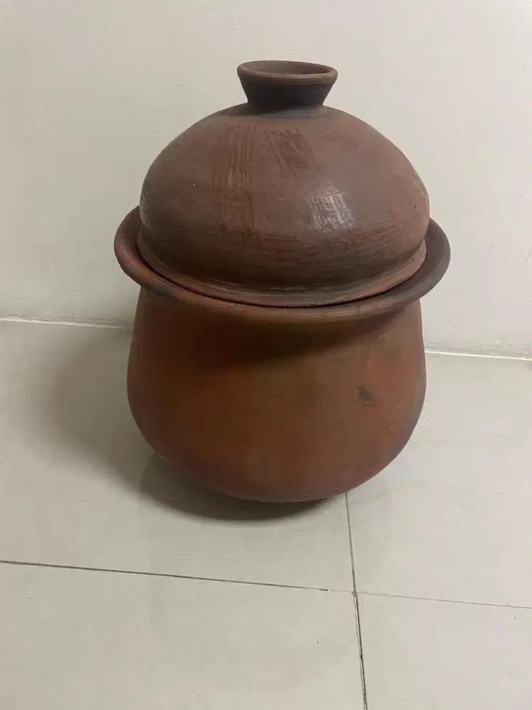 GERABAH DARI TANAH LIAT.
