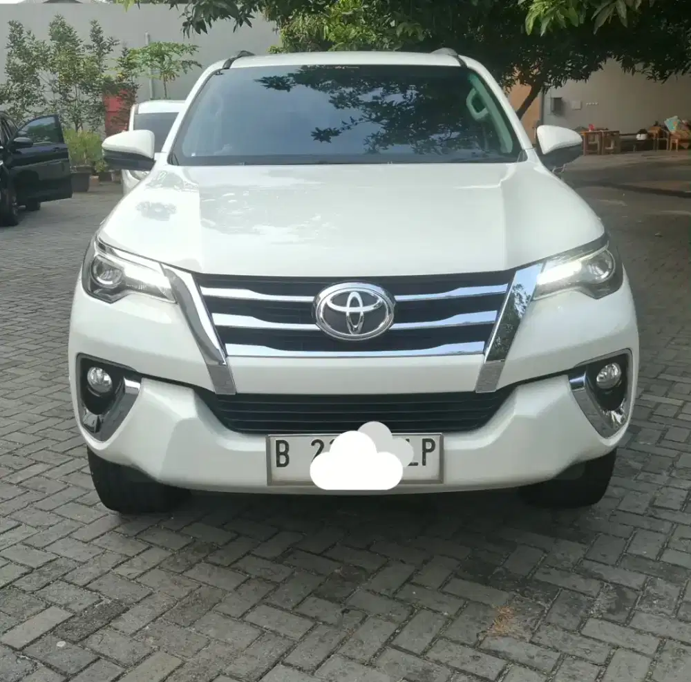 Toyota Fortuner 2 4 VRZ at