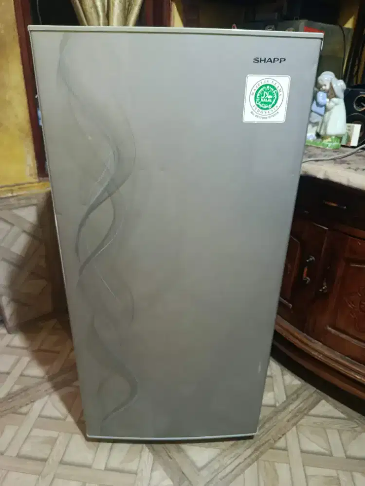 Kulkas 1 pintu merek Sharp