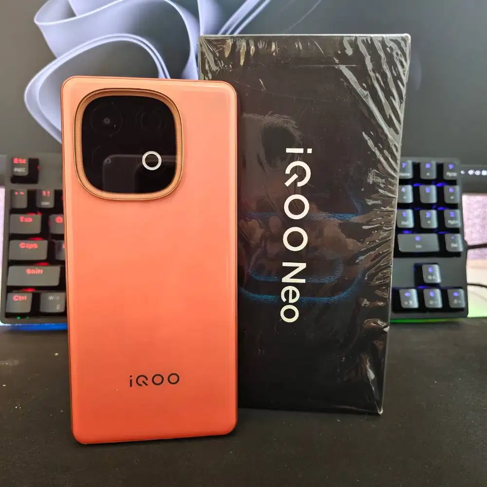iQOO Neo 10 5G 8/256GB - Garansi Febuari 2027