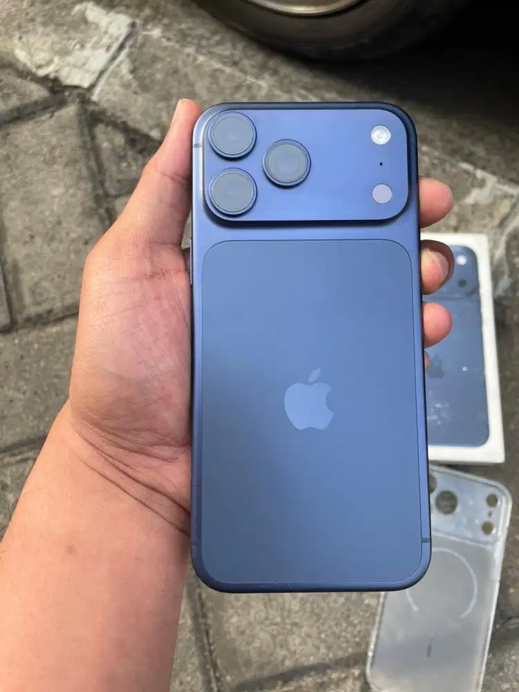 Iphone 17 Pro Max iBox 256GB warna biru