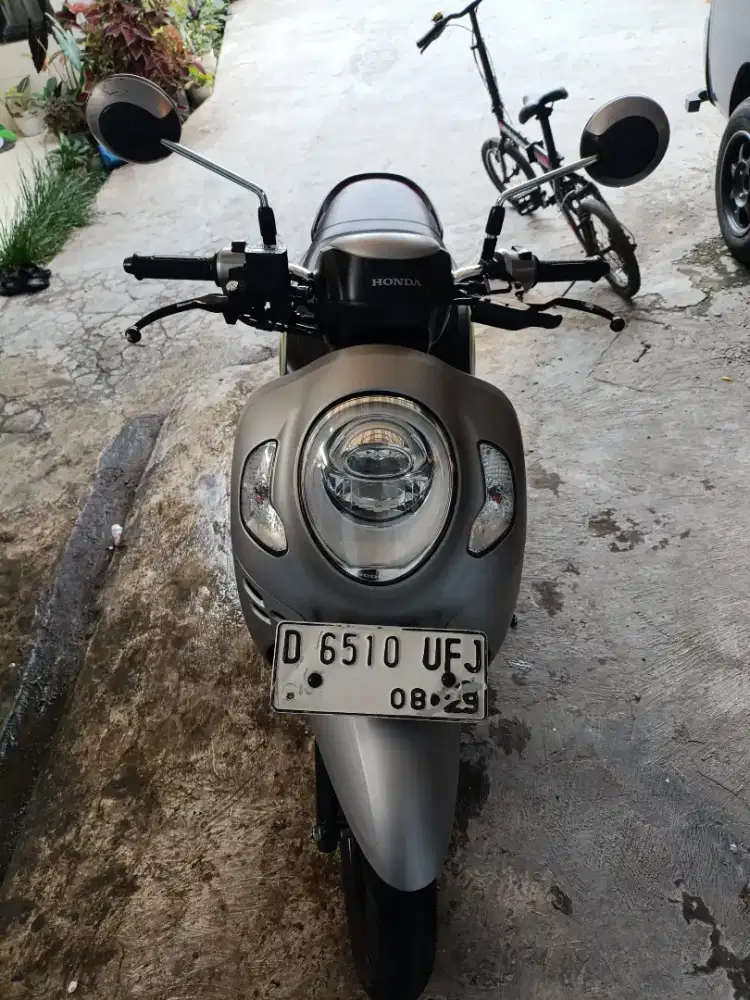 Scoopy 2024 silver hitam dop