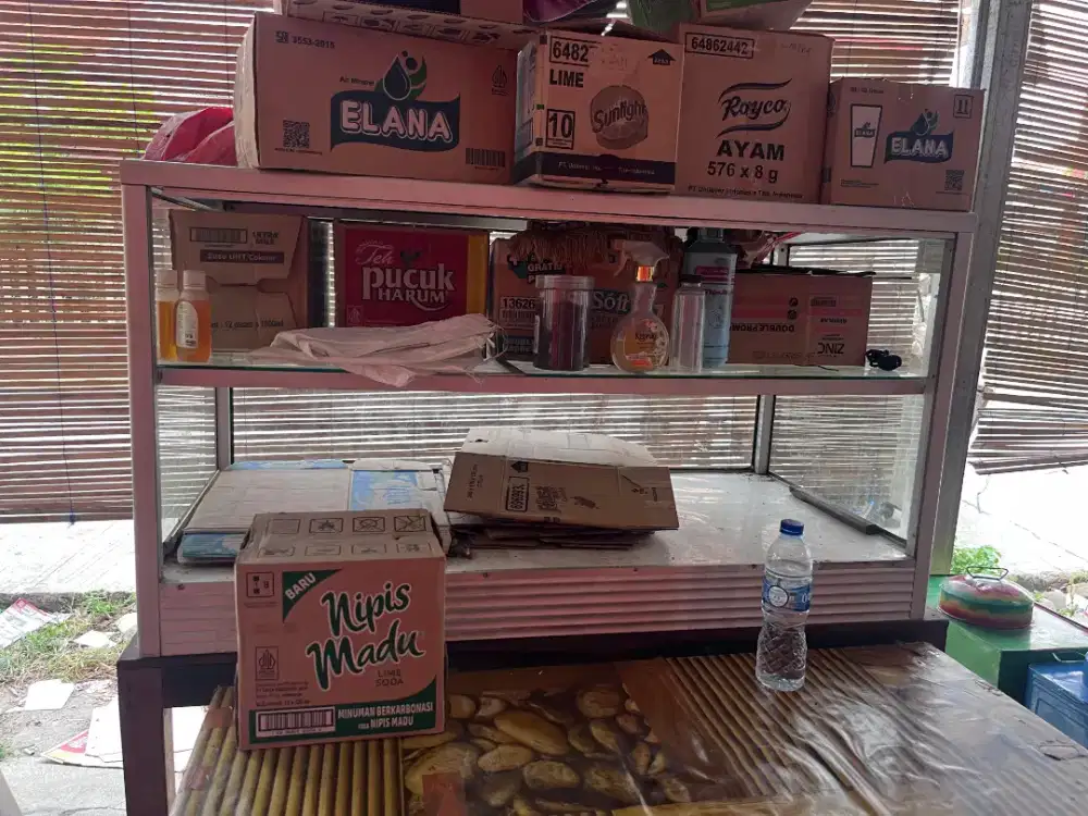 ETALASE WARUNG DAGANGAN