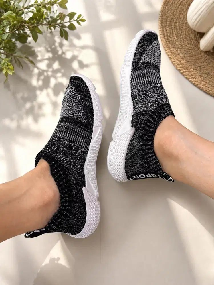 Sepatu Slip On Terbaru Sneakers Wanita Import Rajut