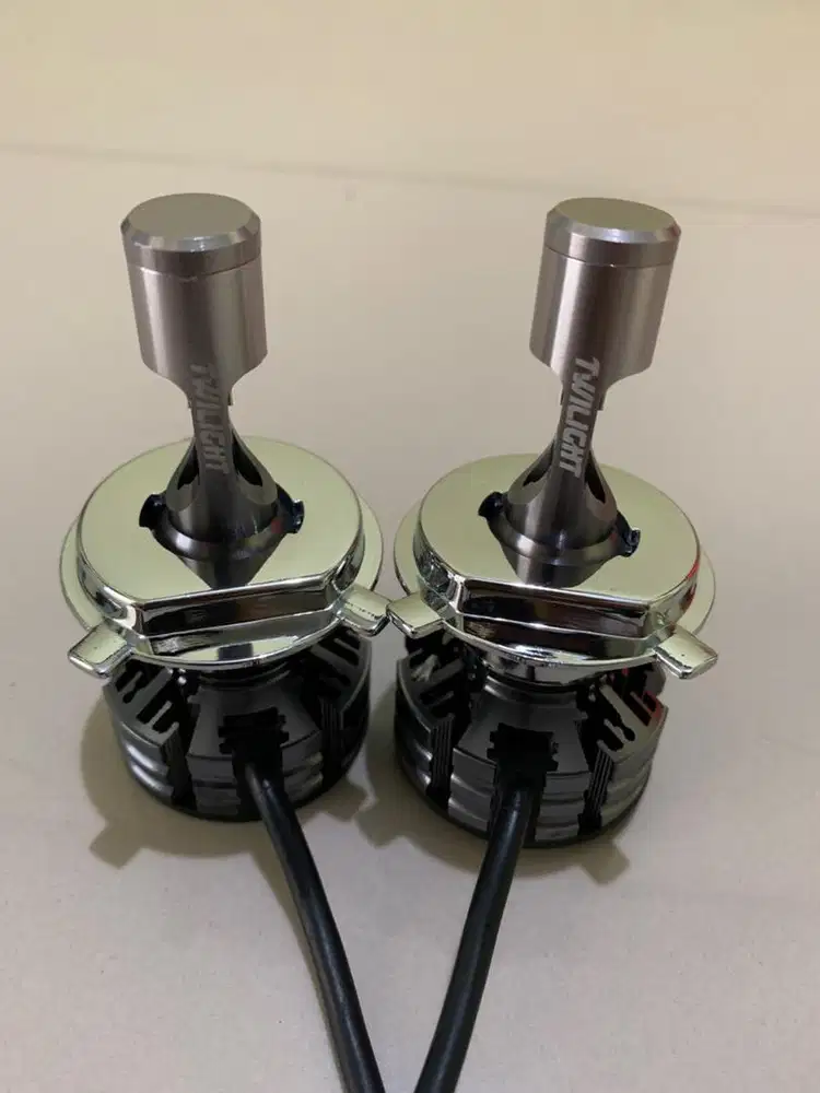 Lampu Mobil LED super terang 3 warna