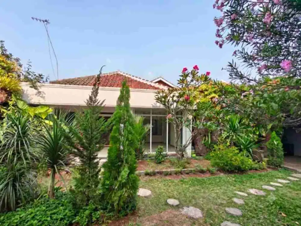 BEST PRICE!! Rumah Asri LT 446 m² Kelapa Dua Wetan Ciracas Jak-Tim