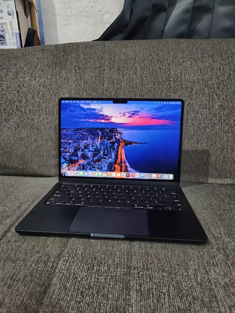 Dijual Macbook Air M2 Liquid Retina 13in 2022(Garansi ON) ram 16/256gb