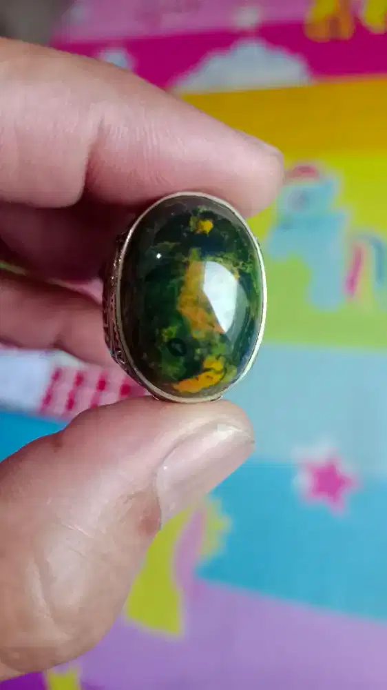 Batu bacan kembang motif