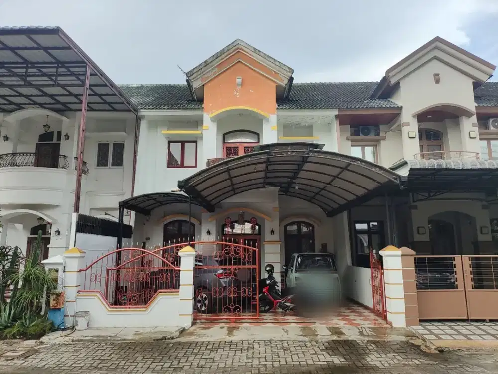 Dijual Villa Mewah Aman Komplek Cemara Hijau