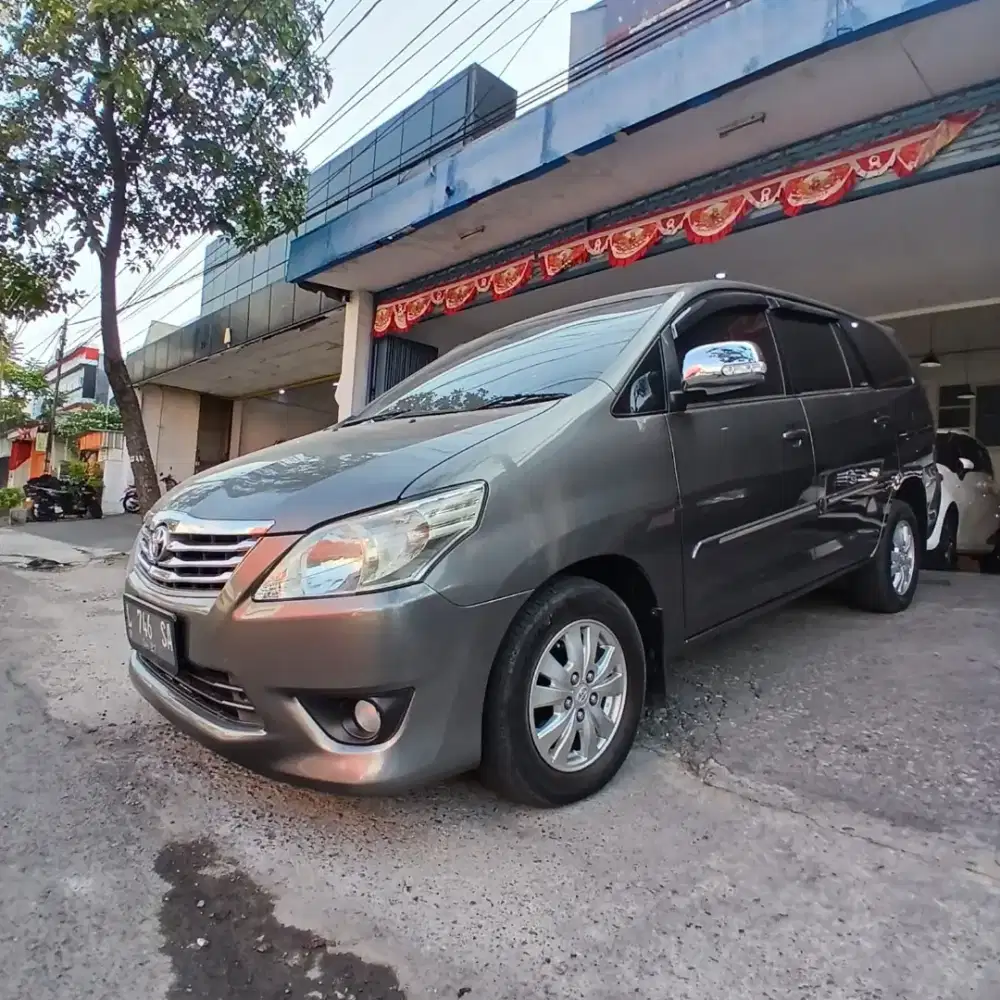 Toyota Innova G 2.5 Diesel manual 2012 KM 70rban rendah