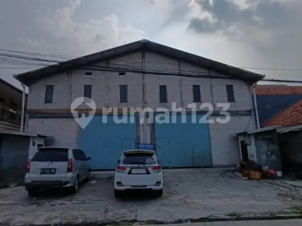 Gudang di Jl Baru Sholis Dekat Pintu Tol Yasmin