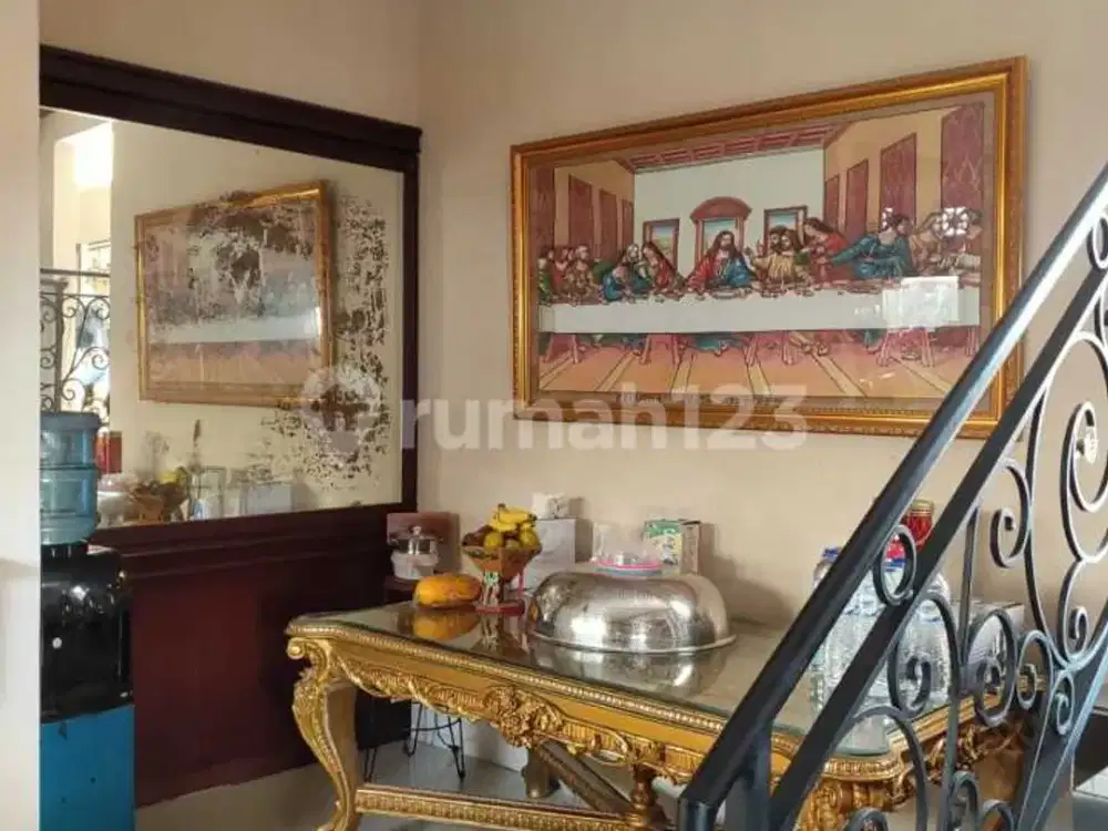 Rumah Besar di Dadali Dekat Stasiun Commuter Line Bogor