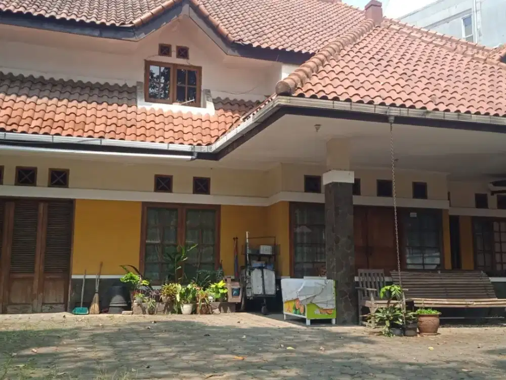 Rumah 2 Lantai Cocok Buat Segala Usaha Sayap Dago