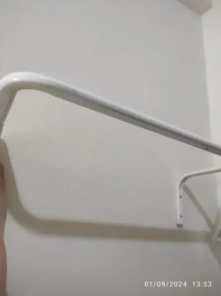 Besi gantungan handuk dan lain lain