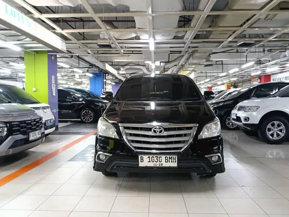 Toyota Innova V luxury bensin Automatic 2014