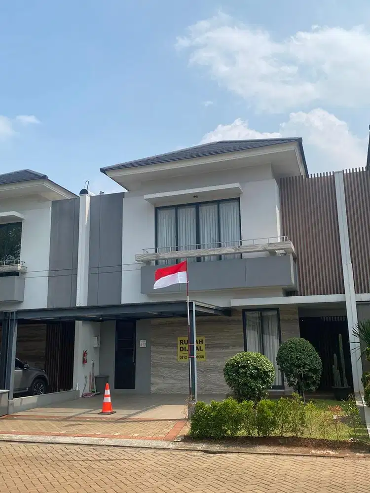 Dijual Rumah Bagus dan Nyaman depan Taman Utama dan Jogging Track
