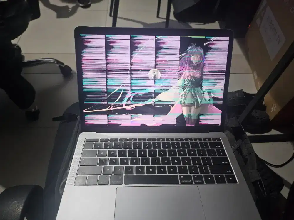 Macbook 2017 8/256