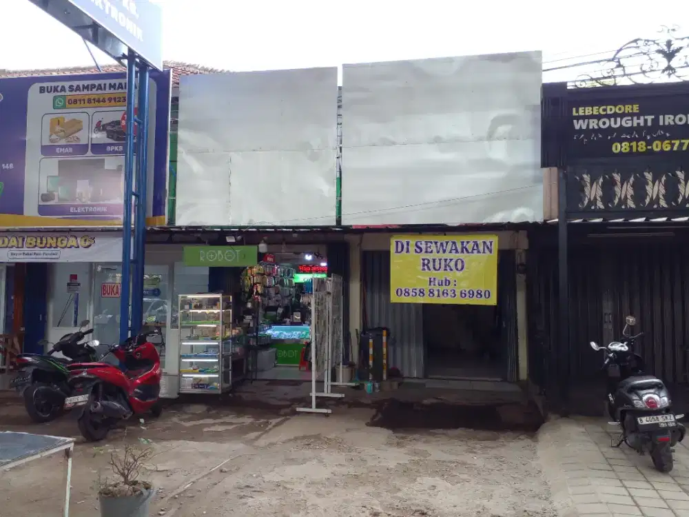 Di Kontrakan Ruko 2 Lantai