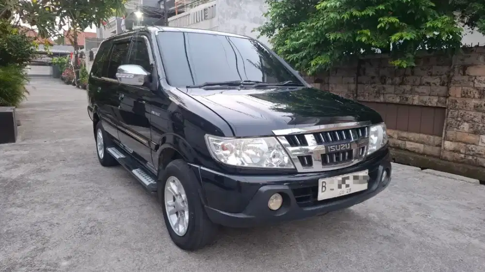 Isuzu Panther LS Turbo MT 2018