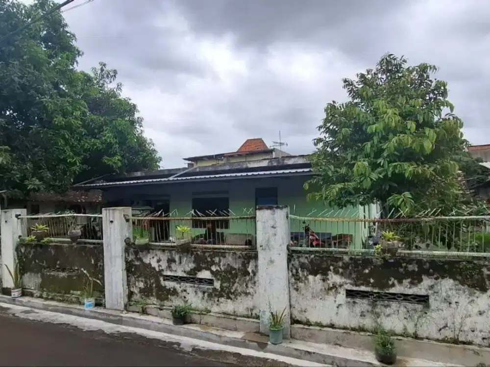 Tanah luas 1018 m2 pekarangan di solo kota Baron Laweyan