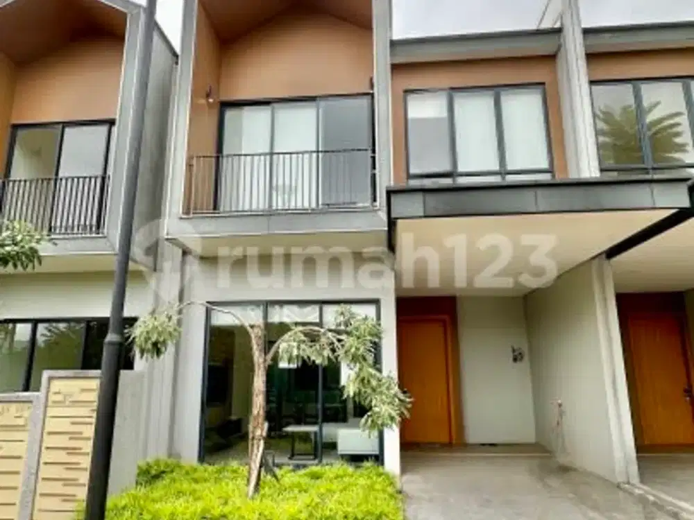 Turun Harga Rumah Depan Taman Siap Huni Full Furnished di Sanctuary Tanglin