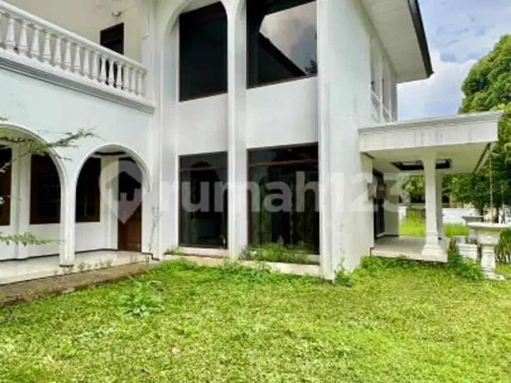 Dijual Rumah Tinggal Vila Duta Luas dan Asri di Tengah Kota Baru Renovasi