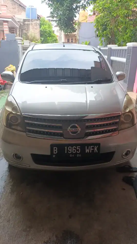 Di jual Nissan grend livina