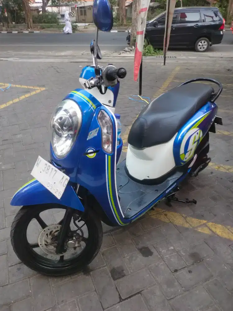 Scoopy esp biru 2016 w gresik