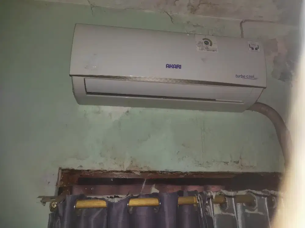 JUAL CEPAT AC 1/2 PK AKARI TURBO COOL MASIH BAGUS