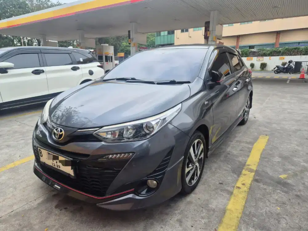 TOYOTA YARIS 1.5TRD SPORTIVO 2019 DARK GREY