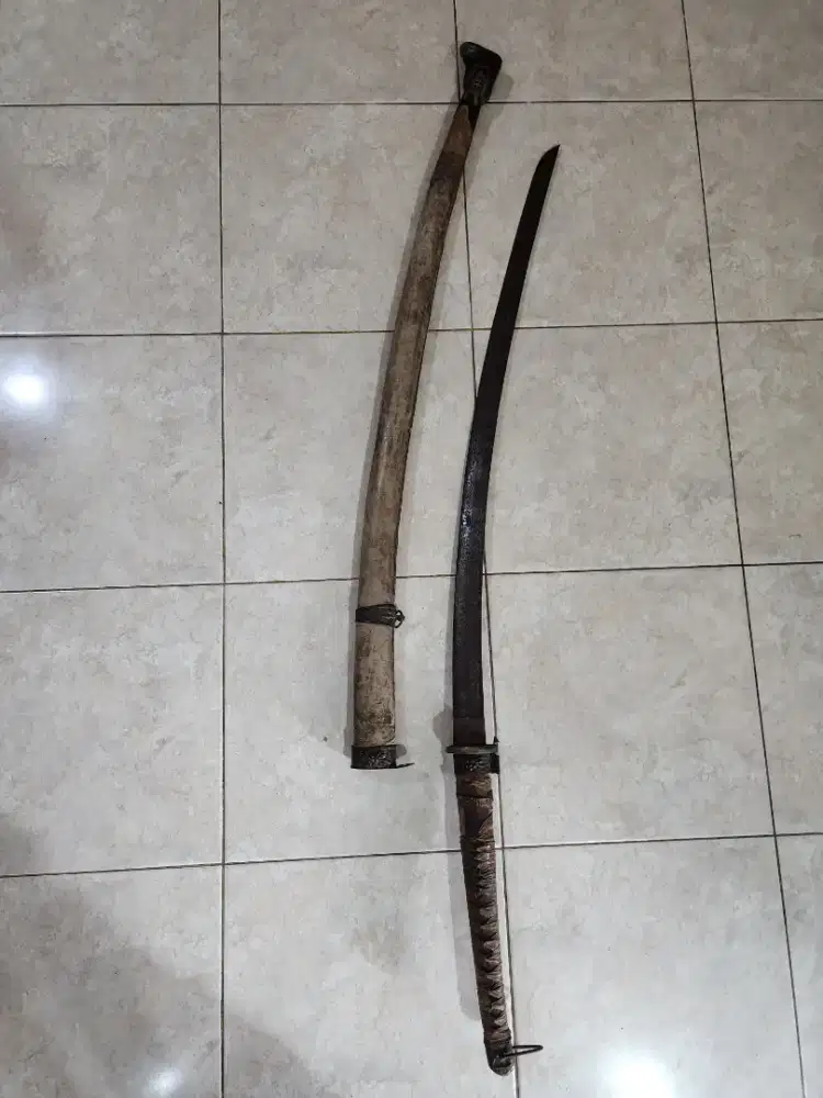 Peninggalan pedang kuno jadul besar panjang antik langka